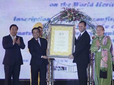 Ho Dynasty Citadel receives world cultural heritage certificate     - ảnh 1